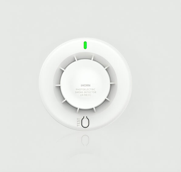 Wired smoke detector LH-94 for fire detection